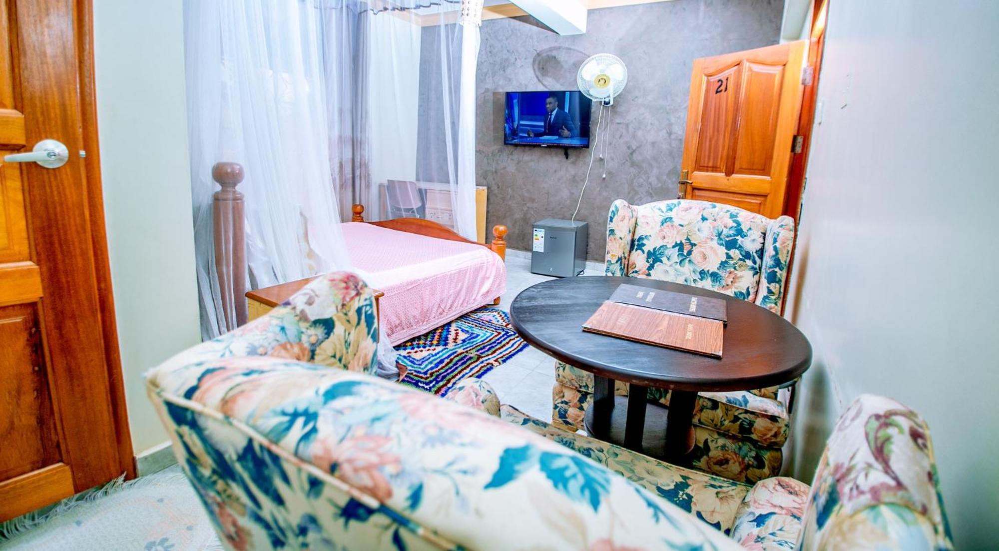 Harts Motel Кампала Екстер'єр фото