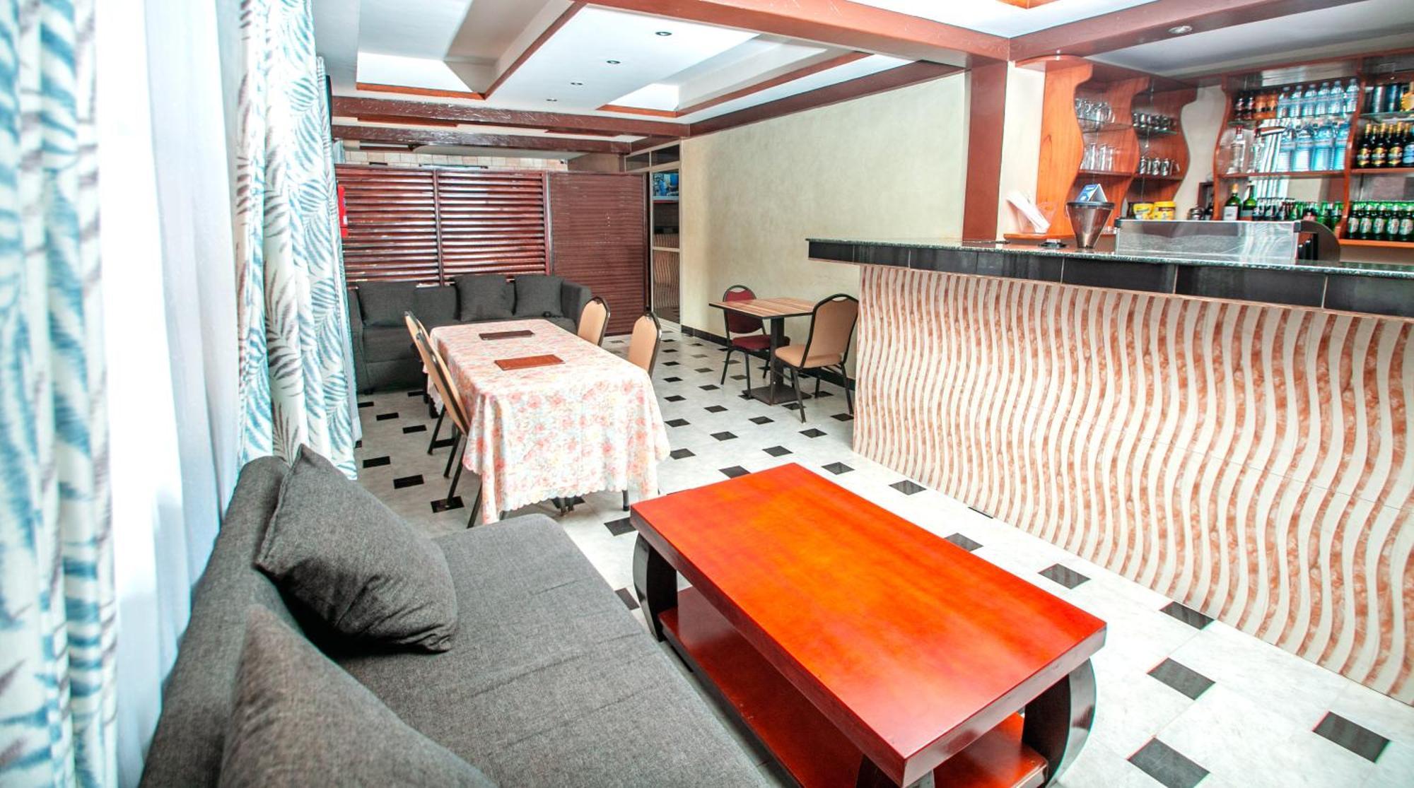 Harts Motel Кампала Екстер'єр фото